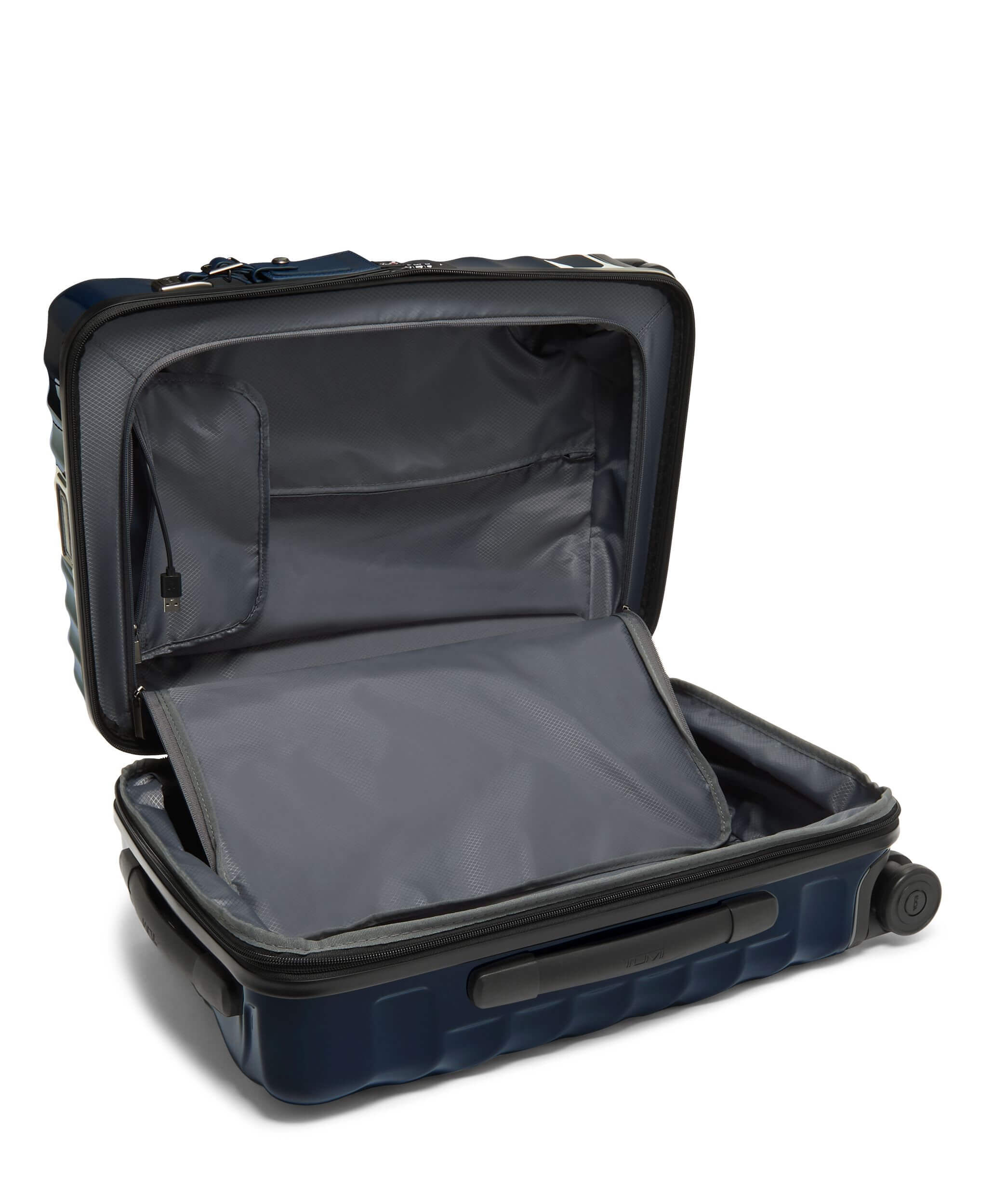 Tumi cabin size hotsell luggage