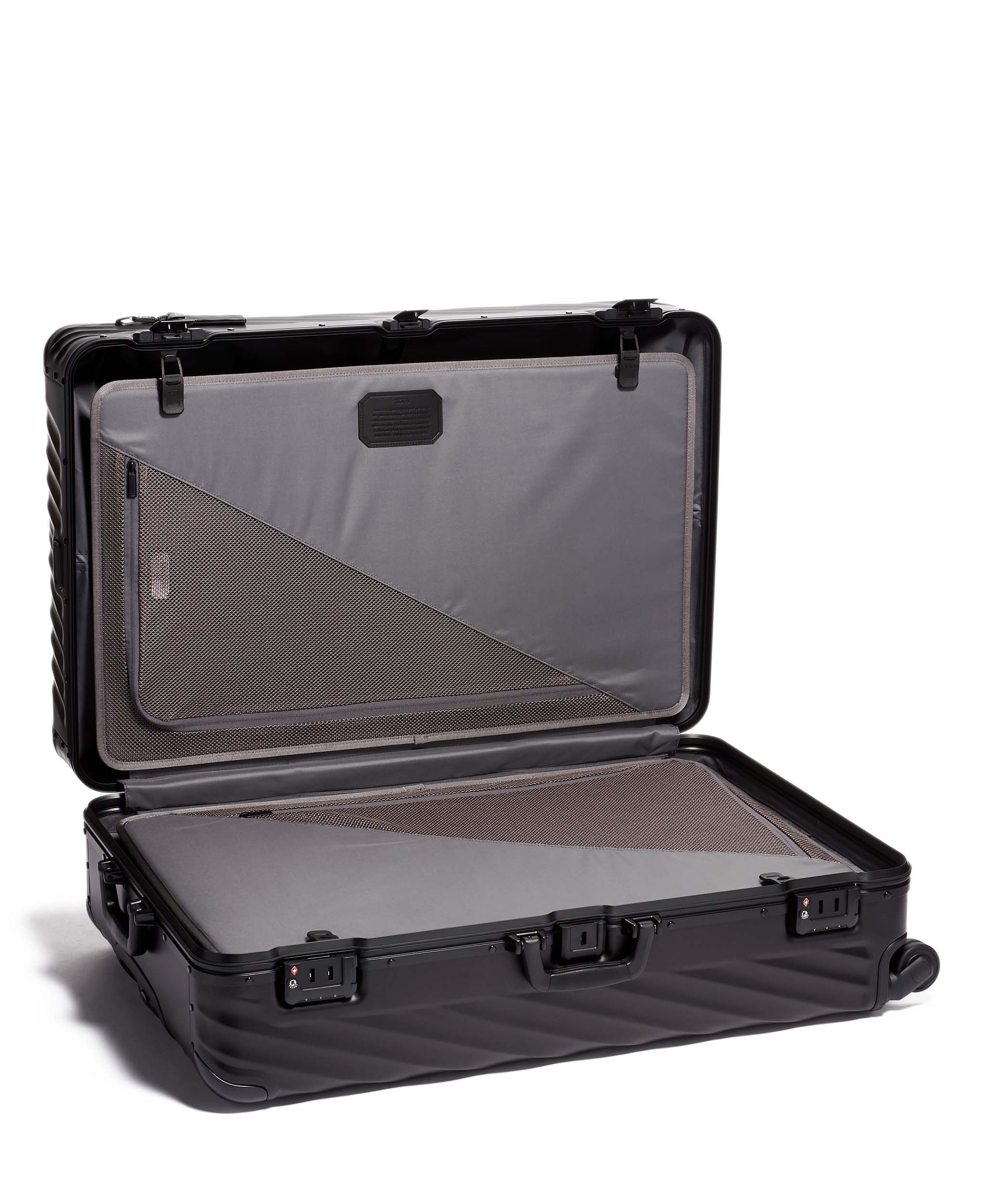 tumi worldwide trip packing case