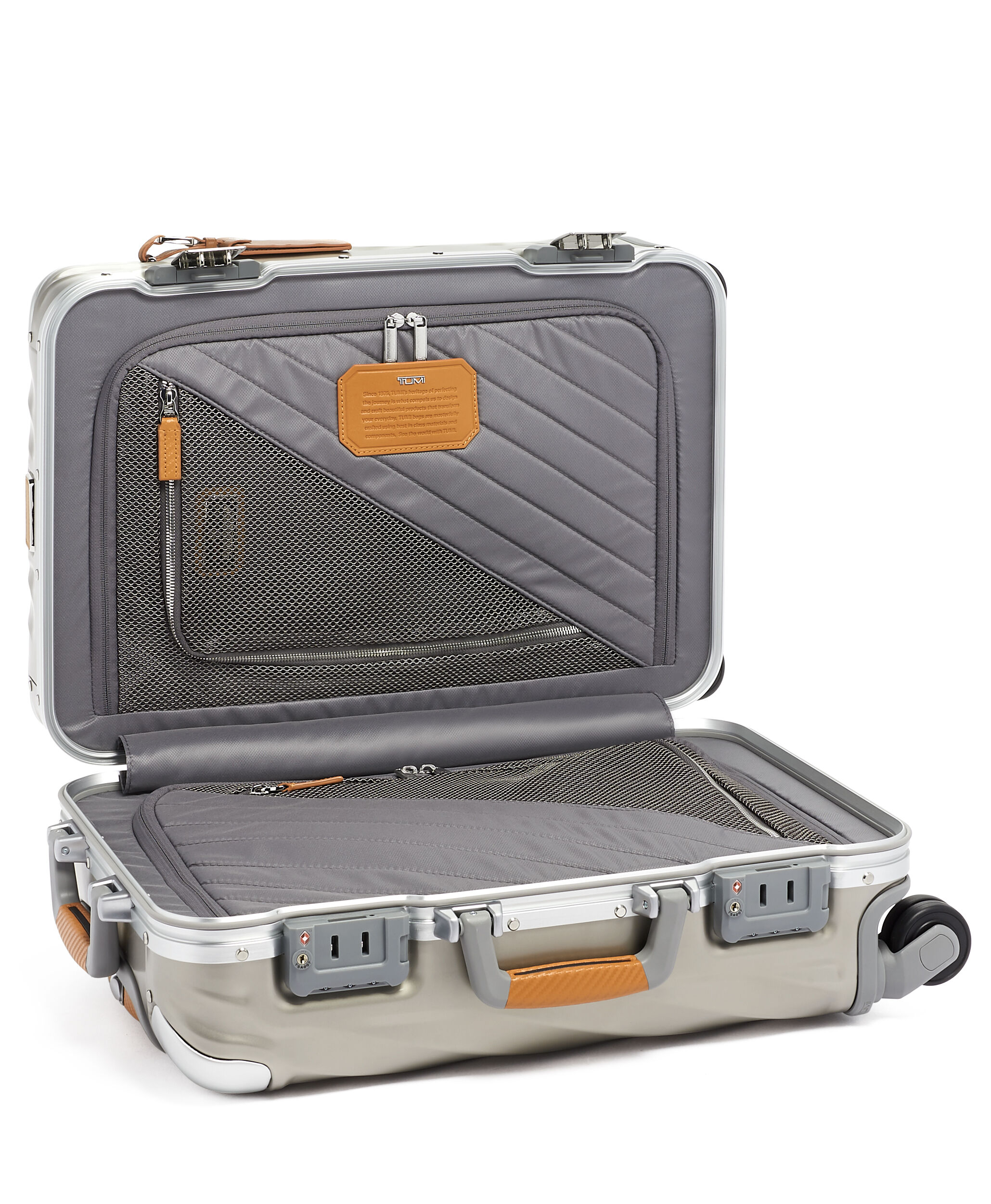 19 Degree Titanium International Carry On 56 cm TUMI UK