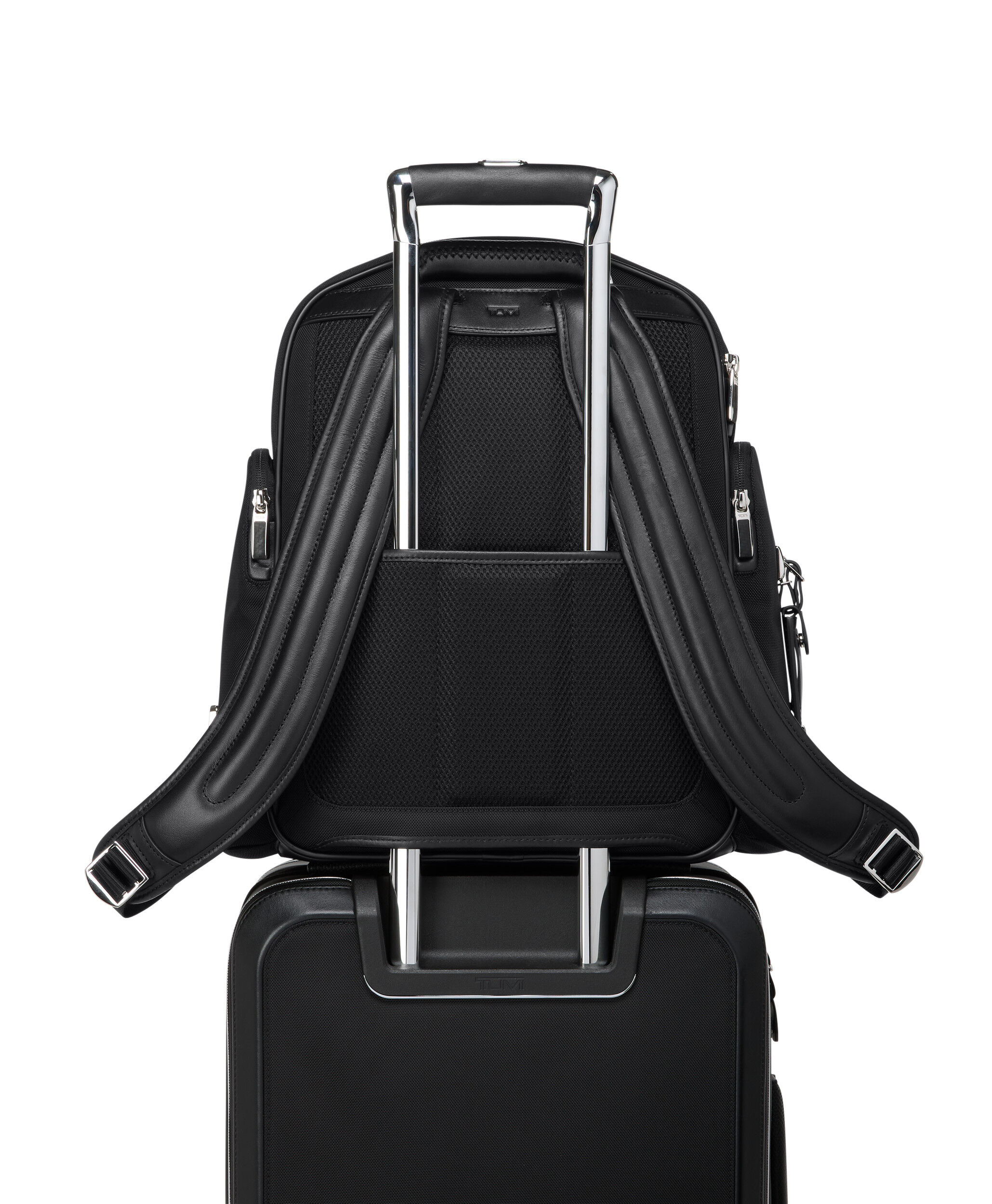 Arrivé Larson Medium Backpack Black | TUMI UK