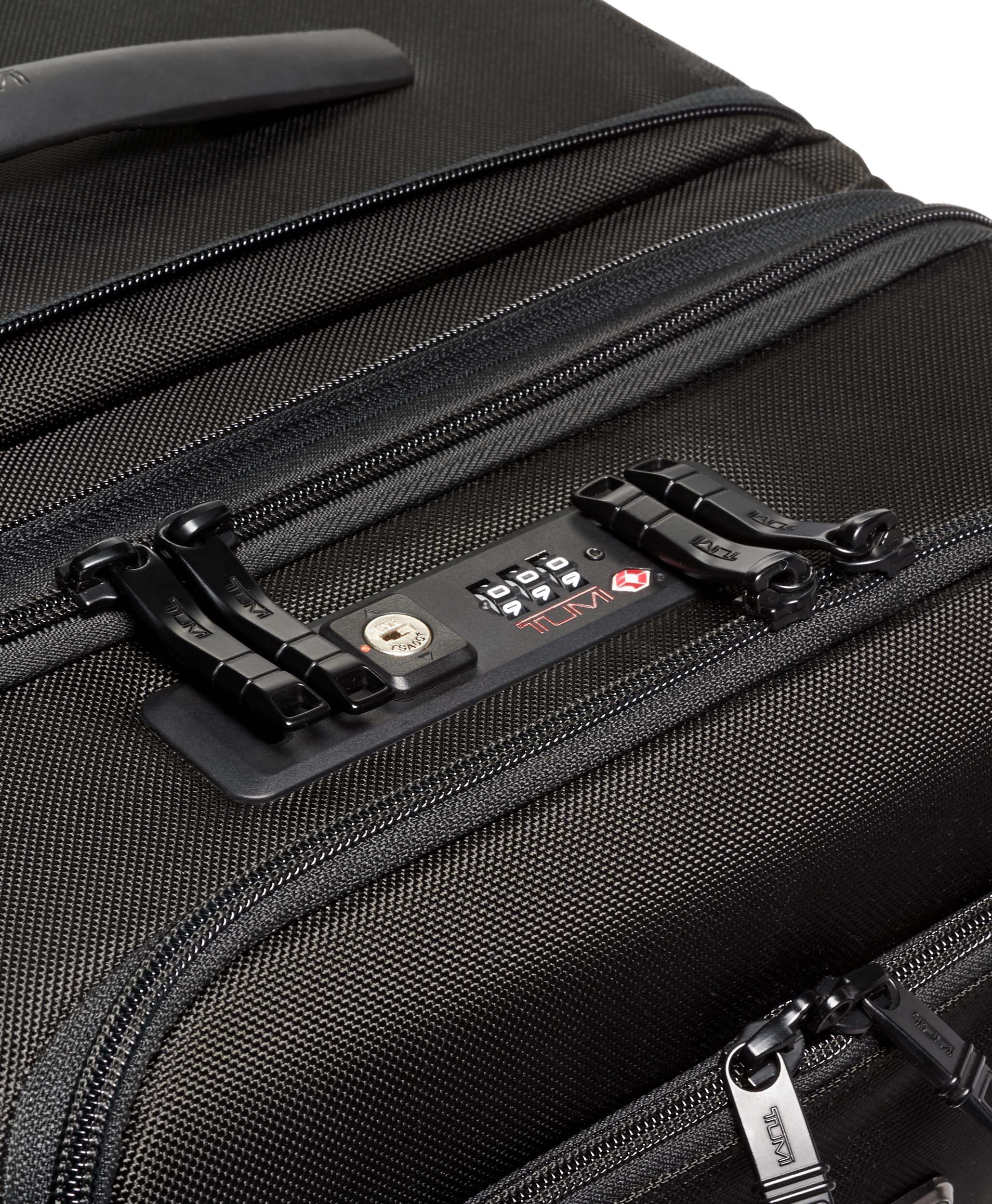 Tumi alpha 3 duffel sale