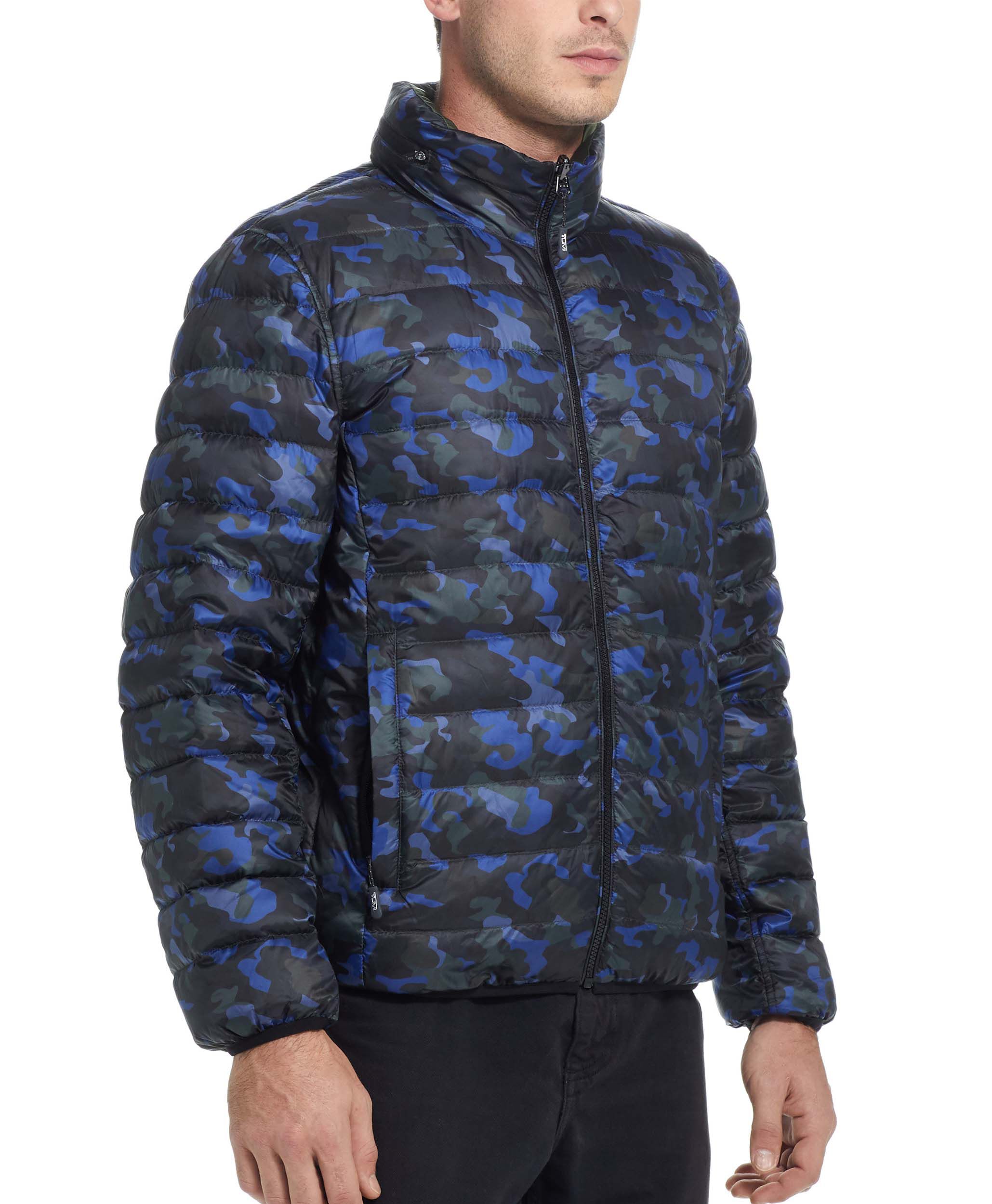 tumi puffer jacket neck pillow