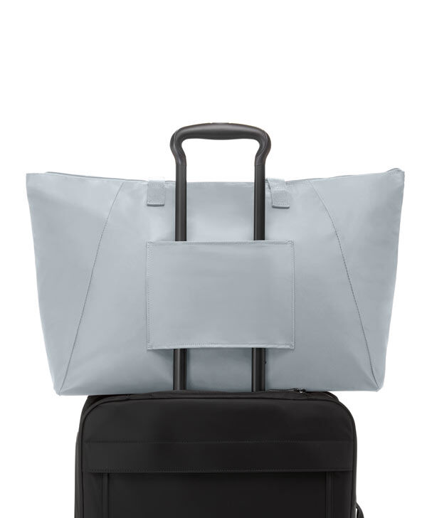 Away best sale travel tote
