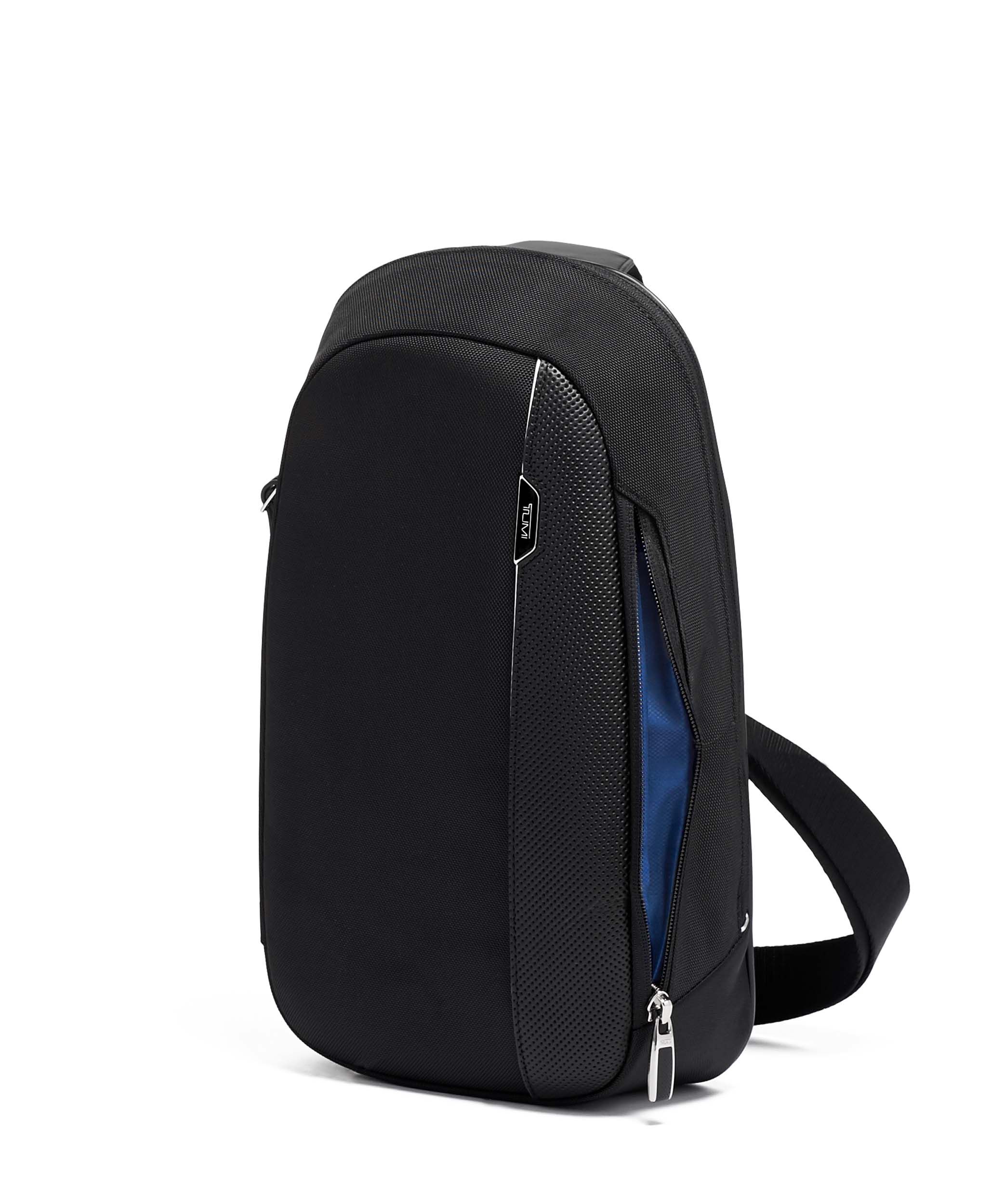 tumi arrive collection