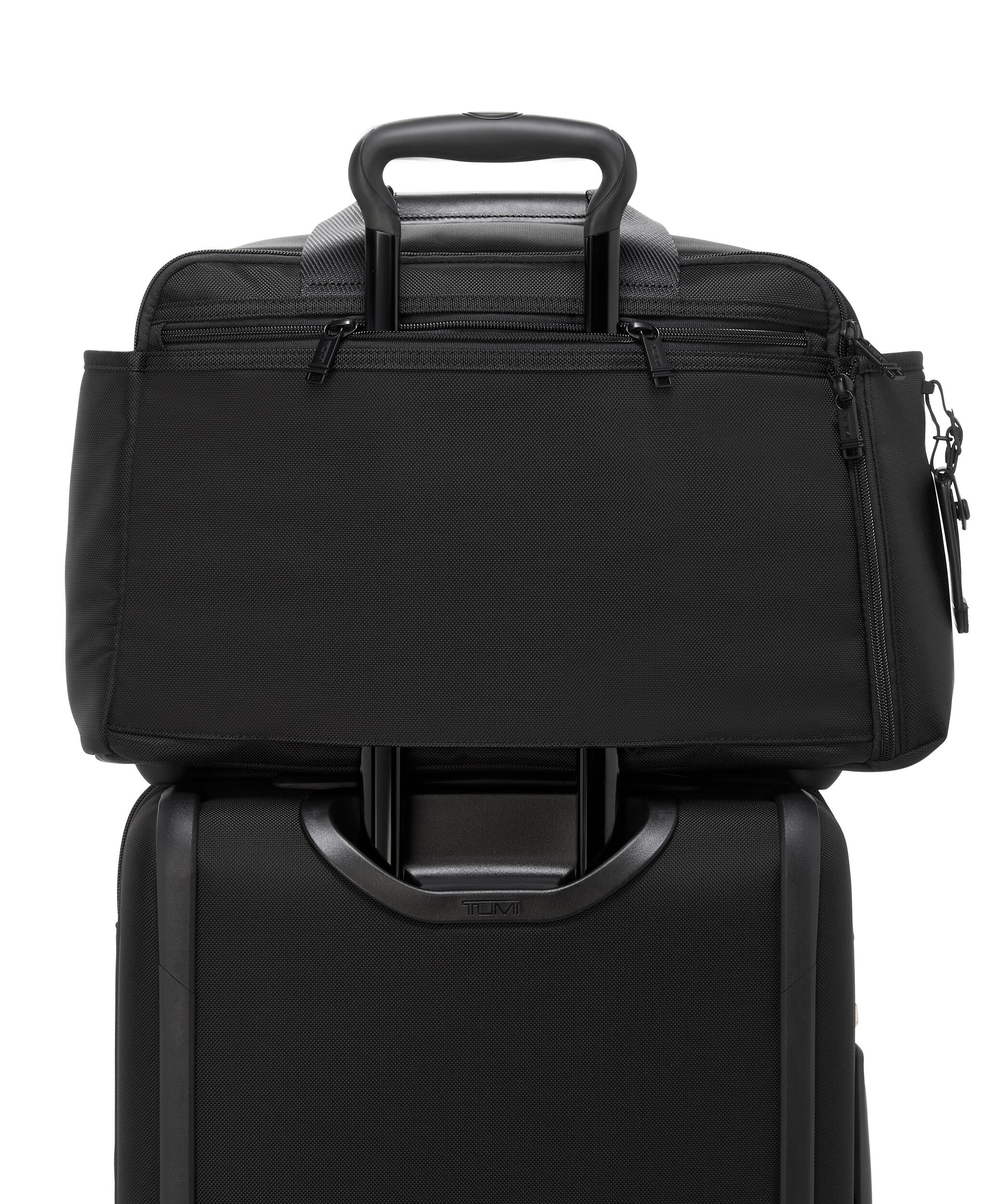Tumi alpha duffel bag outlet