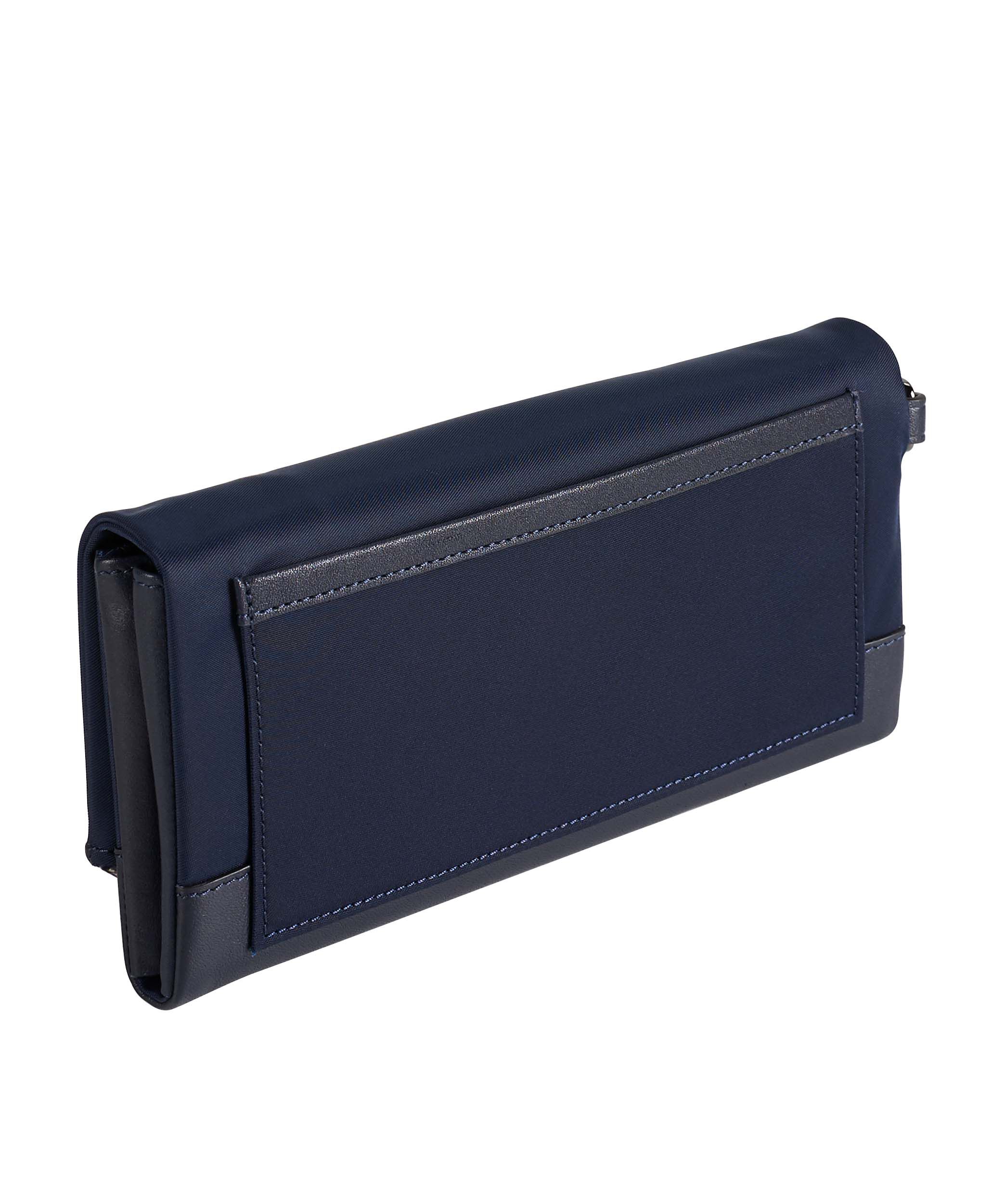tumi continental wallet