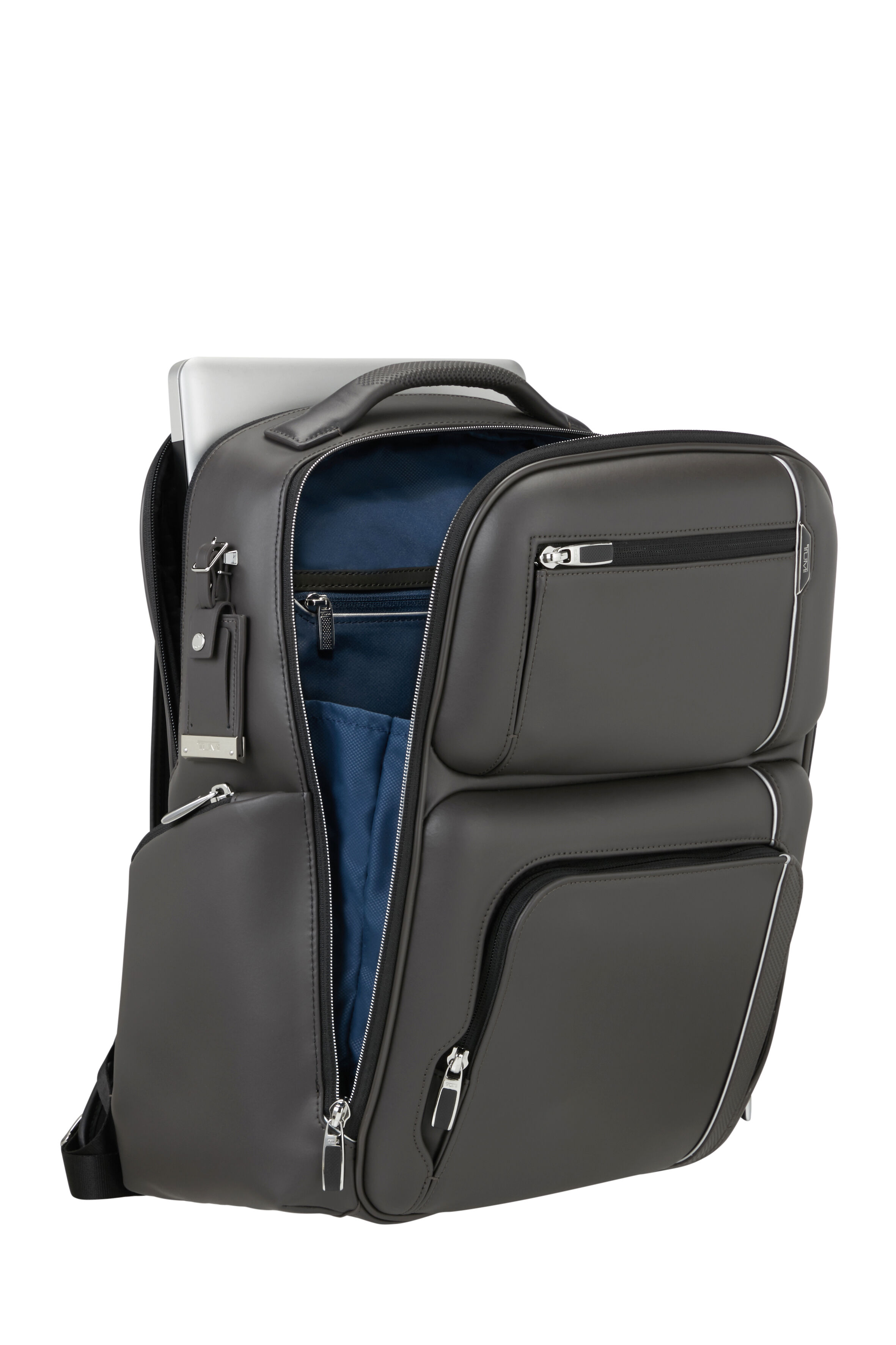 tumi arrive collection