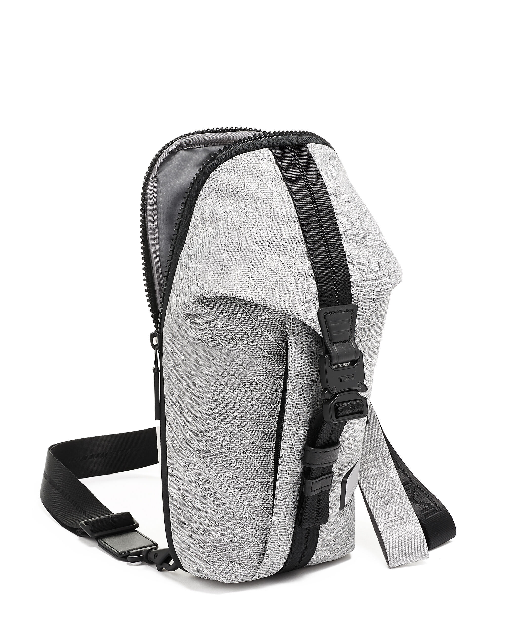 tumi tahoe sling