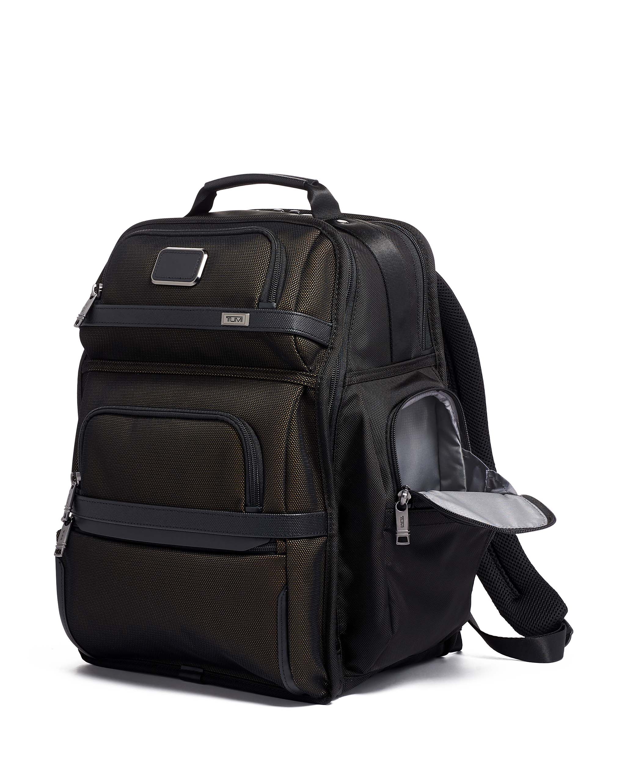 モデル着用＆注目アイテム Tumi T-Pass Business Brief Pack CHRO