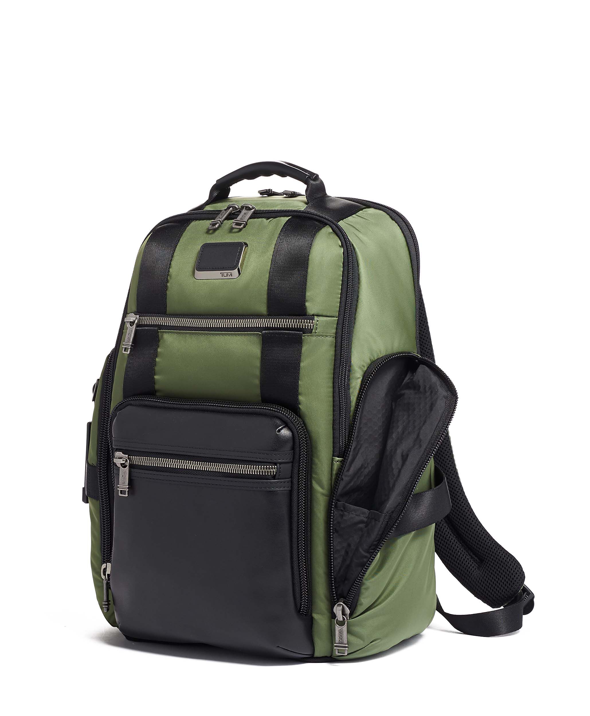 tumi deluxe brief pack