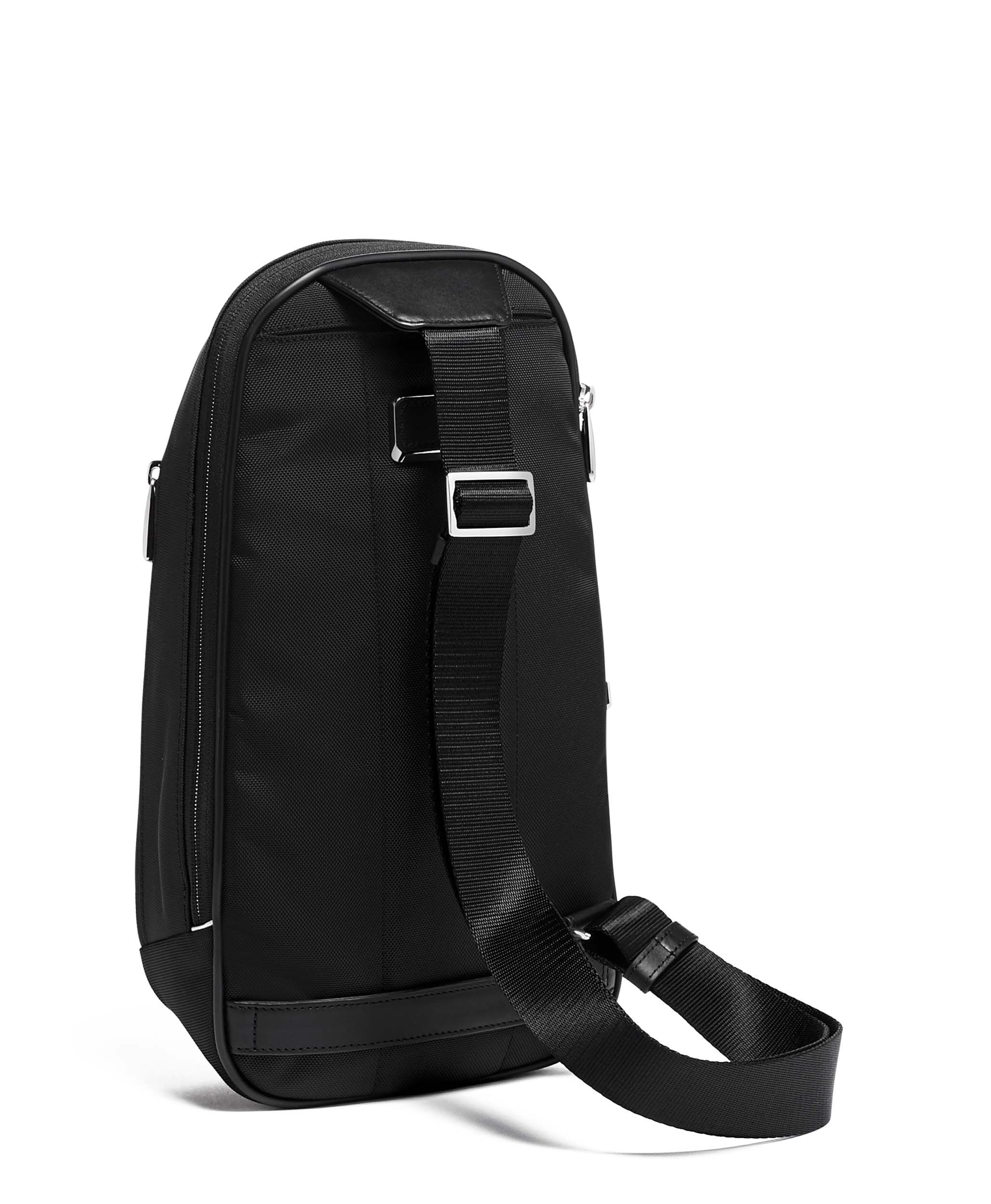 tumi arrive collection