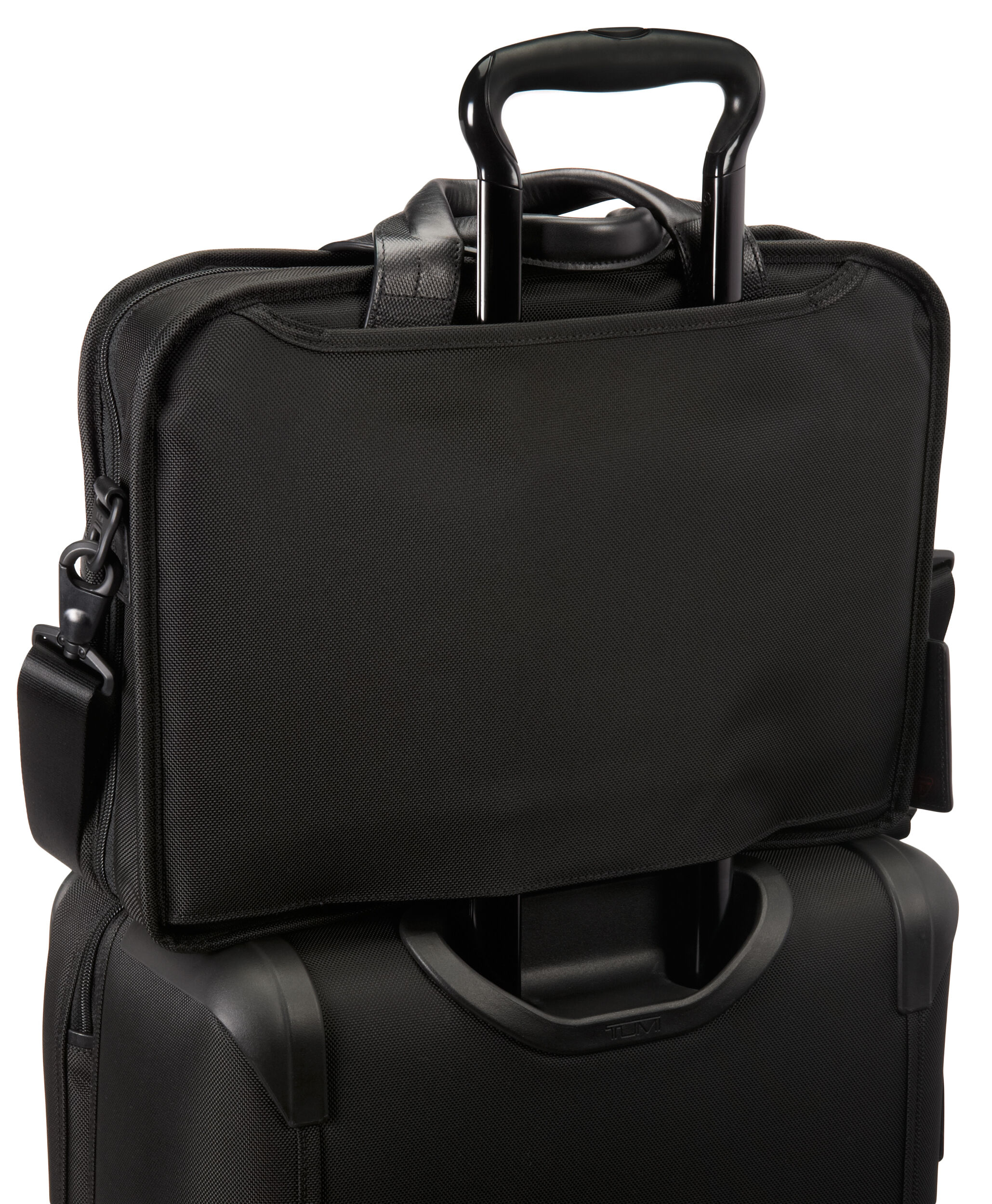 tumi briefcase canada