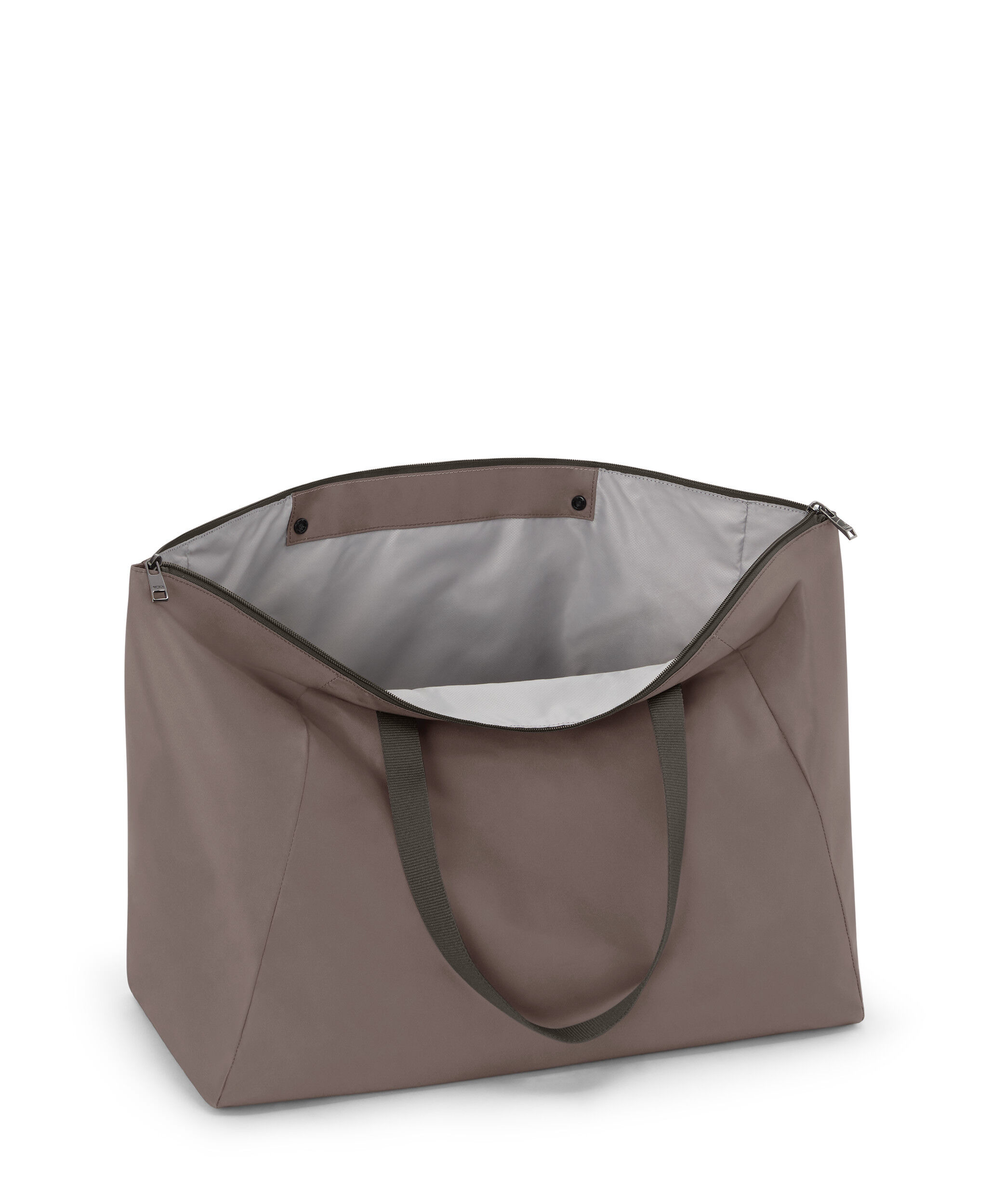 【未使用級✨】 TUMI VOYAGEUR ビジネス・トート　ナイロン　ブラウン 楽天市場】【3日間限定 最大43倍】【正規品5年保証】 トゥミ