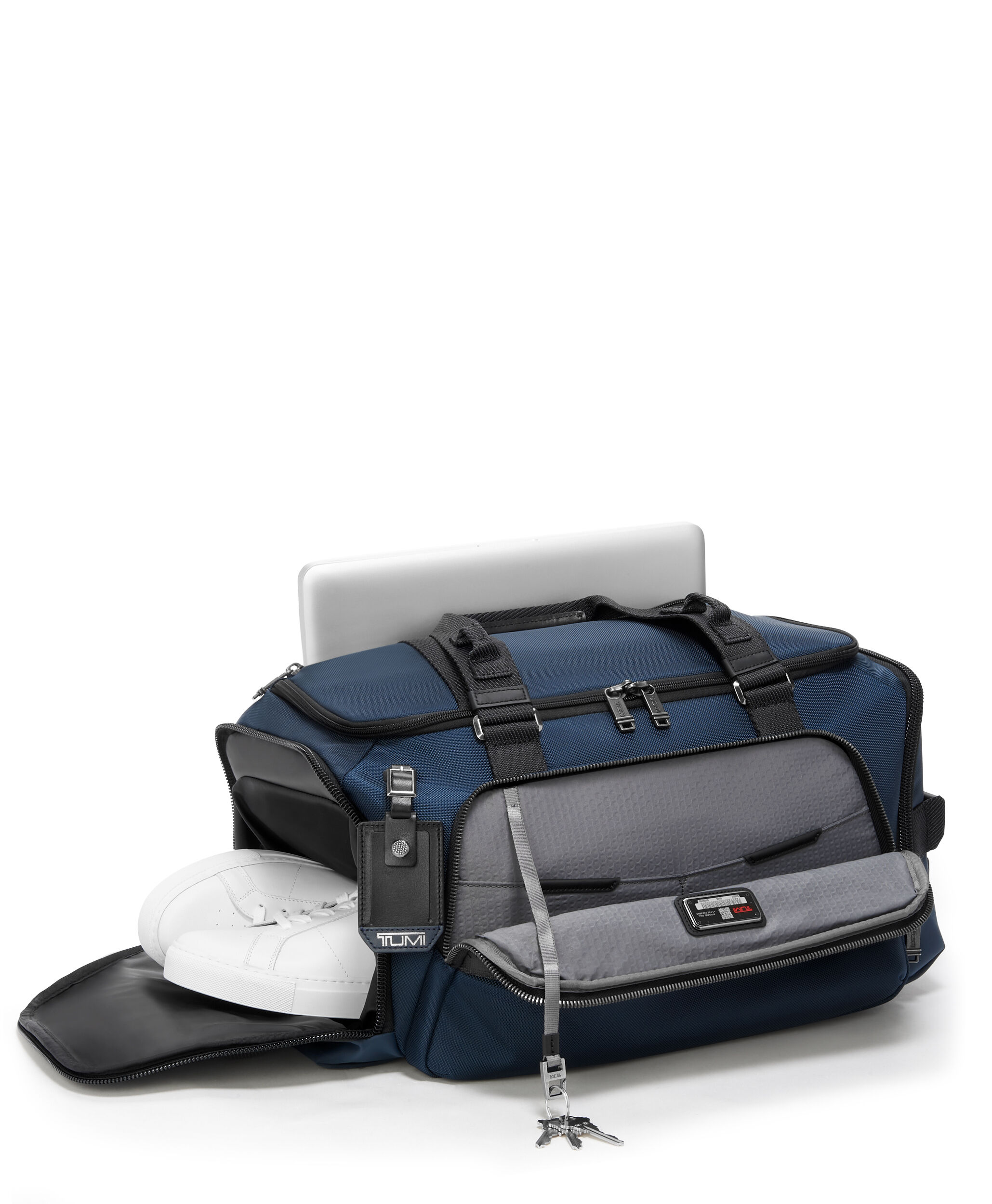 tumi duffel