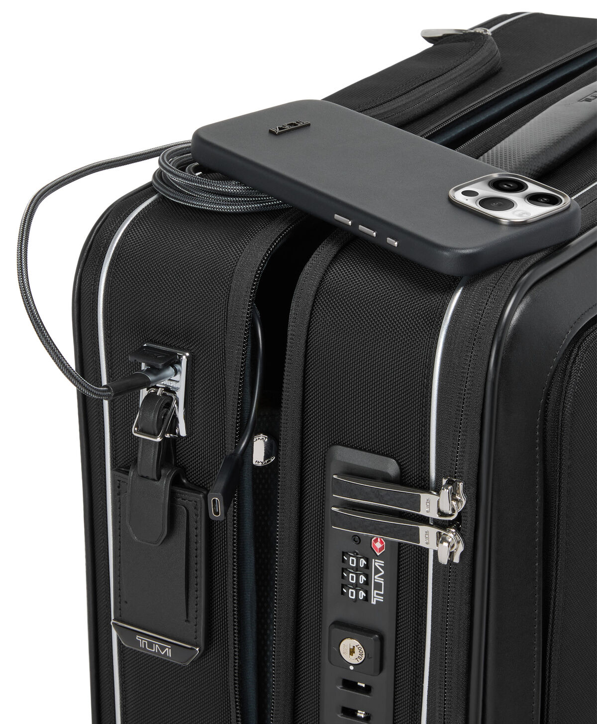 Arriv&eacute; Compact Front Pocket Cabin
